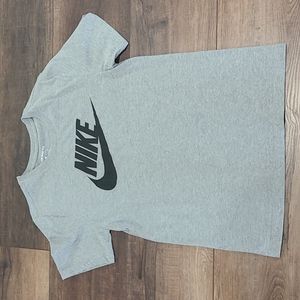 Nike men's tee